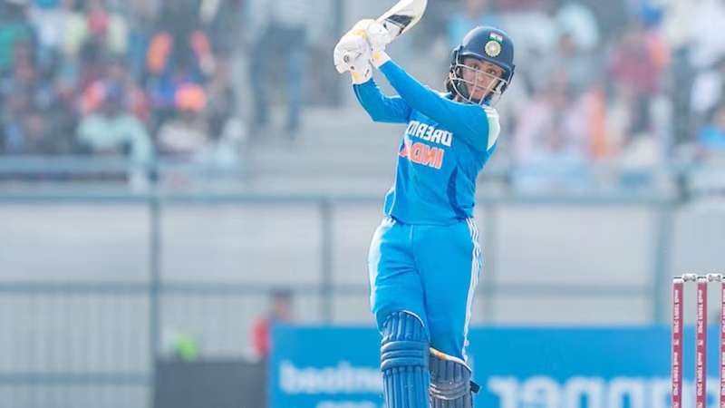 Harleen Deol Century: वेस्टइंडीज के खिलाफ हरलीन देओल का शतक, गेंदबाजों के खिलाफ जबरदस्त प्रदर्शन Harleen Deol Century: वेस्टइंडीज के खिलाफ हरलीन देओल का शतक, गेंदबाजों के खिलाफ जबरदस्त प्रदर्शन