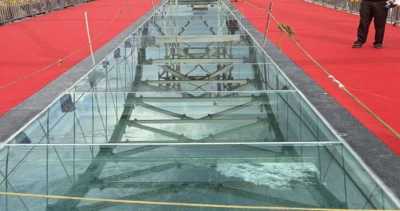 कन्याकुमारी में बना देश का पहला कांच का पुल, 37 करोड़ की लागत से तैयार कन्याकुमारी में बना देश का पहला कांच का पुल, 37 करोड़ की लागत से तैयार