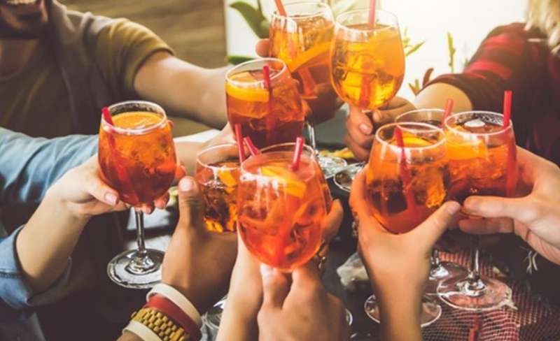 फिजी के फाइव स्टार रिसॉर्ट में कॉकटेल पीने से 7 पर्यटक बीमार, सरकार ने दिए जांच के आदेश