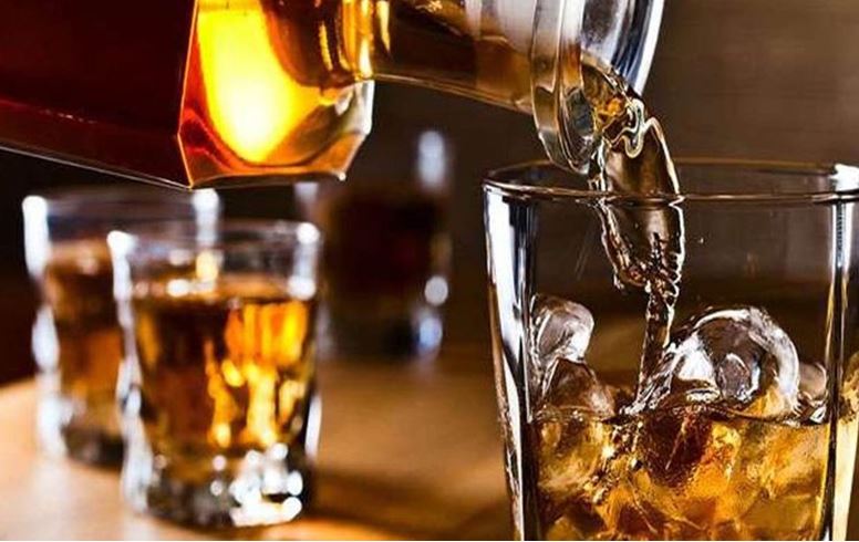 हैवन्स पार्क होटल में संयुक्त कार्रवाई, 9 बाटल हरियाणा की इम्पोर्टेड अंग्रेजी शराब बरामद हैवन्स पार्क होटल में संयुक्त कार्रवाई, 9 बाटल हरियाणा की इम्पोर्टेड अंग्रेजी शराब बरामद