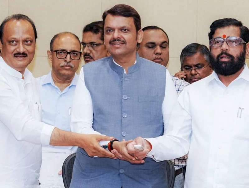  महाराष्ट्र में मुख्यमंत्री को लेकर पिक्चर अभी बाकी……….. 