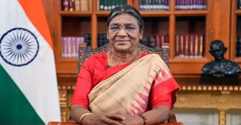 राष्ट्रपति द्रौपदी मुर्मू अपने जन्मस्थल पहुंचकर हुई भावुक राष्ट्रपति द्रौपदी मुर्मू अपने जन्मस्थल पहुंचकर हुई भावुक