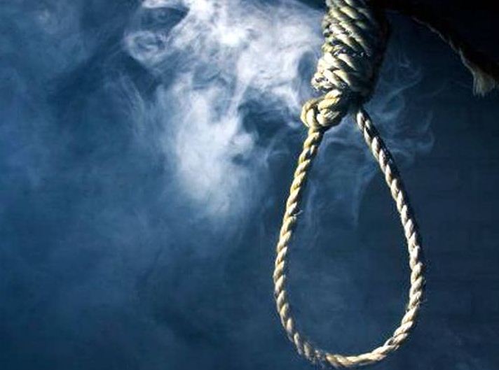 पति को नाश्ता लेने घर से बाहर भेज नविवाहिता ने फांसी लगाई 