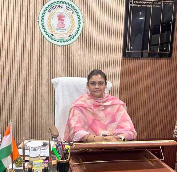 नवीन जिले मनेन्द्रगढ़ चिरमिरी भरतपुर को पहली महिला जिला पंचायत अध्यक्ष से पहले मिली पहली महिला जिला पंचायत सीईओ नवीन जिले मनेन्द्रगढ़ चिरमिरी भरतपुर को पहली महिला जिला पंचायत अध्यक्ष से पहले मिली पहली महिला जिला पंचायत सीईओ