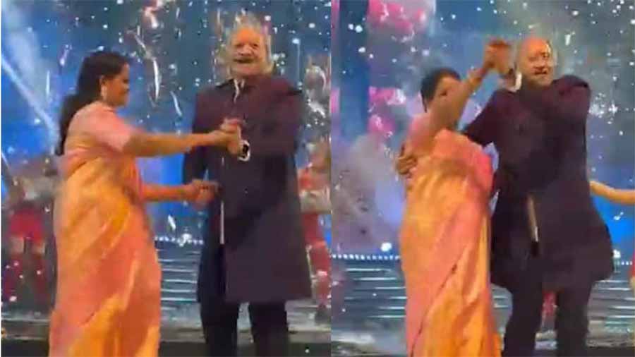 छोटे बेटे के संगीत कार्यक्रम में झूमकर नाचे सांसद बृजमोहन छोटे बेटे के संगीत कार्यक्रम में झूमकर नाचे सांसद बृजमोहन