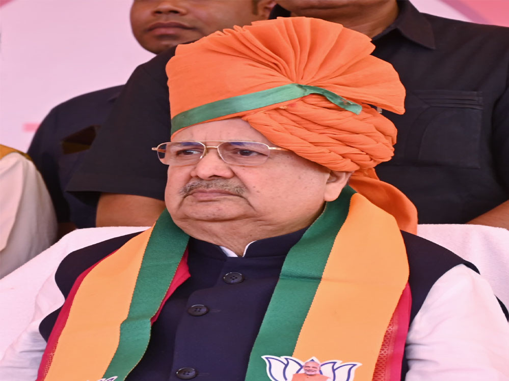 विस अध्यक्ष व राजनांदगांव विधायक डॉ. रमन सिंह नगर निगम चुनाव में पहुंचे राजनांदगाँव