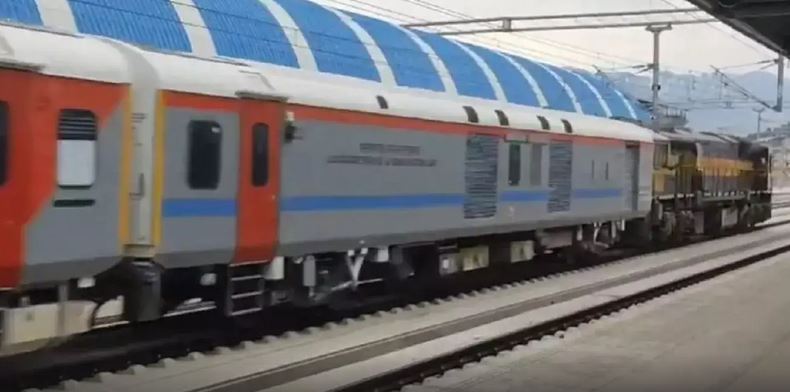 कटरा-बडगाम रेलवे ट्रैक पर अंतिम ट्रायल रन पूरा…..अब दूर नहीं कश्मीर-कन्याकुमारी कटरा-बडगाम रेलवे ट्रैक पर अंतिम ट्रायल रन पूरा…..अब दूर नहीं कश्मीर-कन्याकुमारी