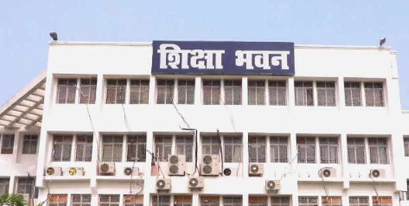 बिहार शिक्षा विभाग ने पांच विश्वविद्यालयों के शिक्षकों और कर्मचारियों की सैलरी पर लगाई रोक
