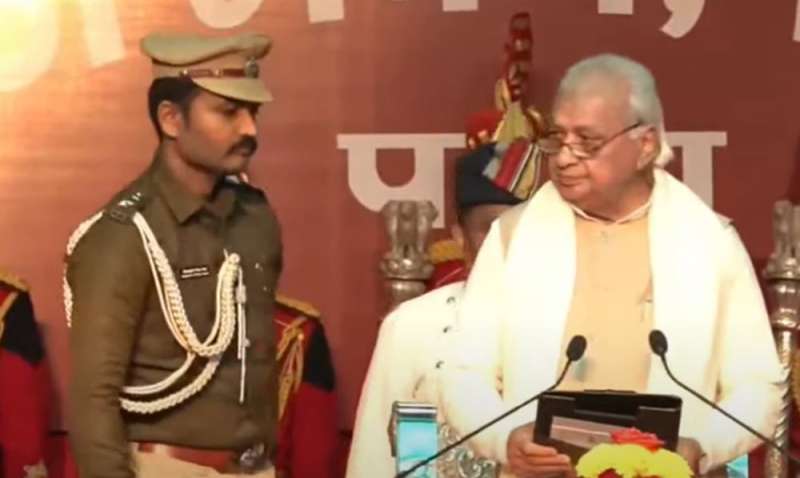 आरिफ मोहम्मद खान बने बिहार के नए राज्यपाल, राजभवन में ली शपथ आरिफ मोहम्मद खान बने बिहार के नए राज्यपाल, राजभवन में ली शपथ