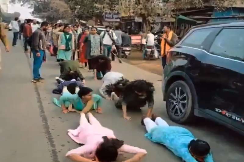 छत्तीसगढ़ में शिक्षक लगा रहे गुहार, हजारों बीएड धारक कर रहे विरोध, जानें क्या है पूरा मामला