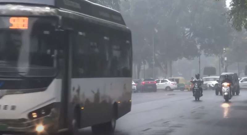 दिल्ली-NCR में हल्की बारिश से वायु गुणवत्ता में सुधार, GRAP-3 पाबंदियां हटीं दिल्ली-NCR में हल्की बारिश से वायु गुणवत्ता में सुधार, GRAP-3 पाबंदियां हटीं