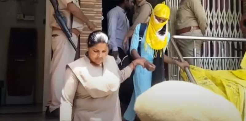 पटना में रेस्टोरेंट में चल रहे सेक्स रैकेट में तीन लड़कियों का रेस्क्यू, 4 लड़के गिरफ्तार पटना में रेस्टोरेंट में चल रहे सेक्स रैकेट में तीन लड़कियों का रेस्क्यू, 4 लड़के गिरफ्तार