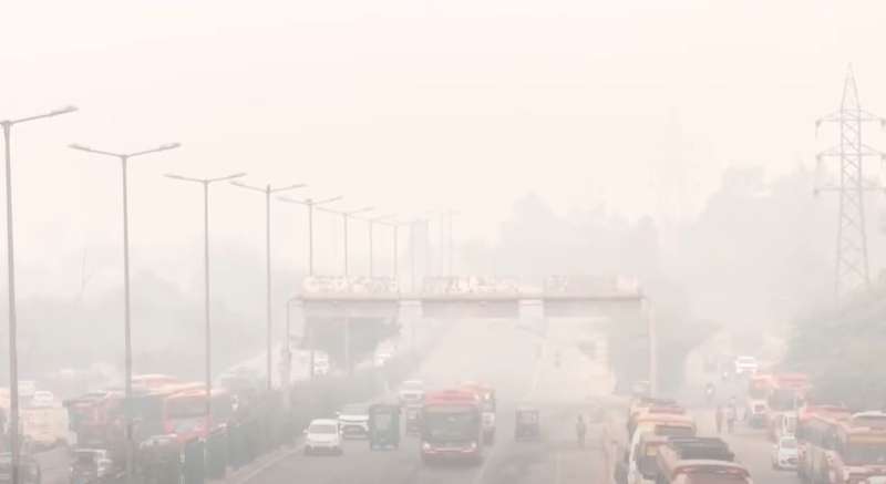 दिल्ली में वायु प्रदूषण के बढ़ते स्तर को देखते हुए GRAP-3 लागू, AQI 472 तक पहुंचा
