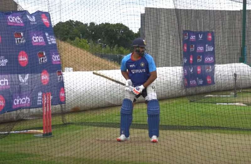 रोहित शर्मा ने मुंबई में रणजी ट्रॉफी टीम के साथ किया अभ्यास, फॉर्म में वापसी की तैयारी रोहित शर्मा ने मुंबई में रणजी ट्रॉफी टीम के साथ किया अभ्यास, फॉर्म में वापसी की तैयारी