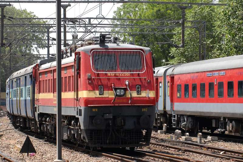 रानी कमलापति-अधारताल इंटरसिटी एक्सप्रेस में स्थायी कोच वृद्धि