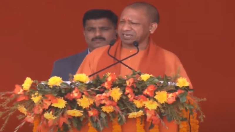 मिल्कीपुर से योगी ने दिया नया नारा, …ना जातिवाद, ना परिवारवाद, इस बार सिर्फ मोहर लगेगी राष्ट्रवाद