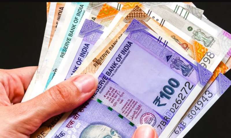 नौकर ने मालिक को करोड़ों का चुना लगाया: रायपुर में गबन का मामला नौकर ने मालिक को करोड़ों का चुना लगाया: रायपुर में गबन का मामला