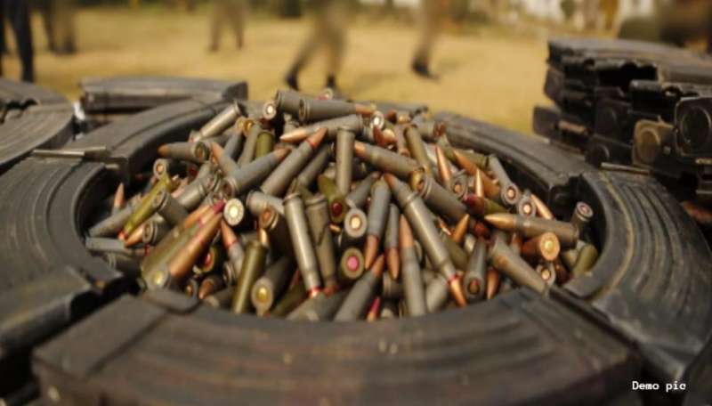 अवैध रूप से हथियार, गोला बारूद बनाने वालों पर सरकार की नजर अवैध रूप से हथियार, गोला बारूद बनाने वालों पर सरकार की नजर