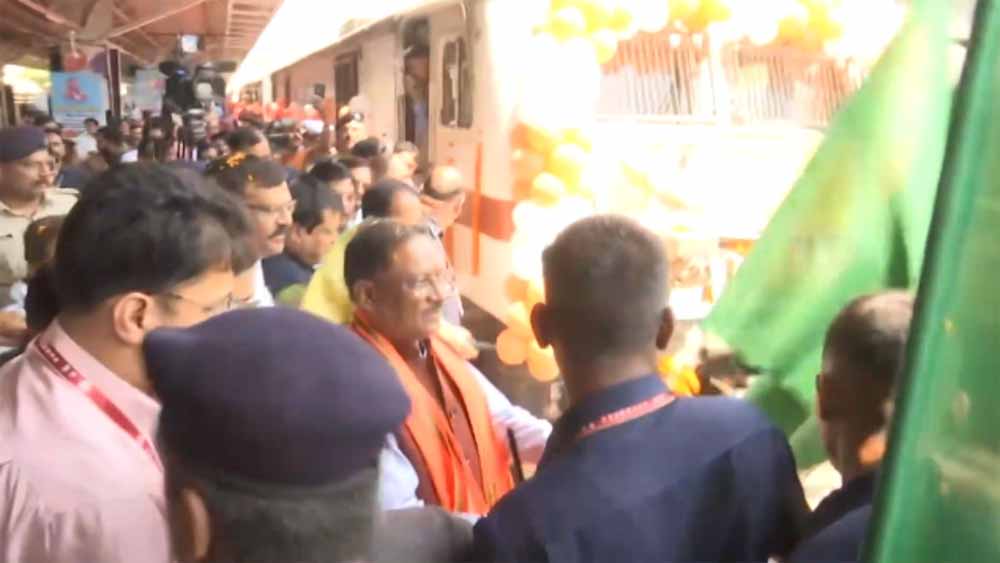 मुख्यमंत्री तीर्थ यात्रा फिर हुई, सीएम ने हरी झंडी दिखा कर 800 यात्रियों को रामेश्वरम किया रवाना