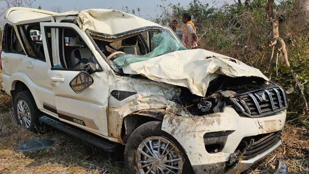 धमतरी में अतिरिक्त पुलिस अधीक्षक की गाड़ी का एक्सीडेंट, चालक की मौके पर मौत धमतरी में अतिरिक्त पुलिस अधीक्षक की गाड़ी का एक्सीडेंट, चालक की मौके पर मौत