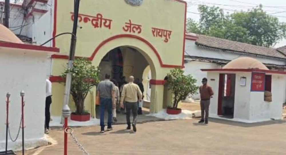 शराब घोटाला मामले में बंद पूर्व मंत्री लखमा से दूसरे दिन भी ईओडब्ल्यू की पूछताछ शराब घोटाला मामले में बंद पूर्व मंत्री लखमा से दूसरे दिन भी ईओडब्ल्यू की पूछताछ