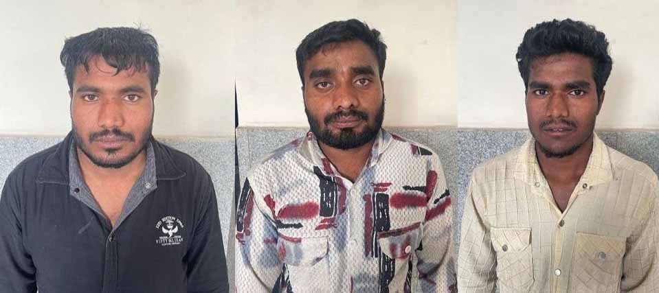 रायपुर में ATS की बड़ी कार्रवाई, फर्जी दस्तावेजों से भारतीय पहचान बनाने वाले बांग्लादेशी घुसपैठियों के पासपोर्ट रद्द रायपुर में ATS की बड़ी कार्रवाई, फर्जी दस्तावेजों से भारतीय पहचान बनाने वाले बांग्लादेशी घुसपैठियों के पासपोर्ट रद्द