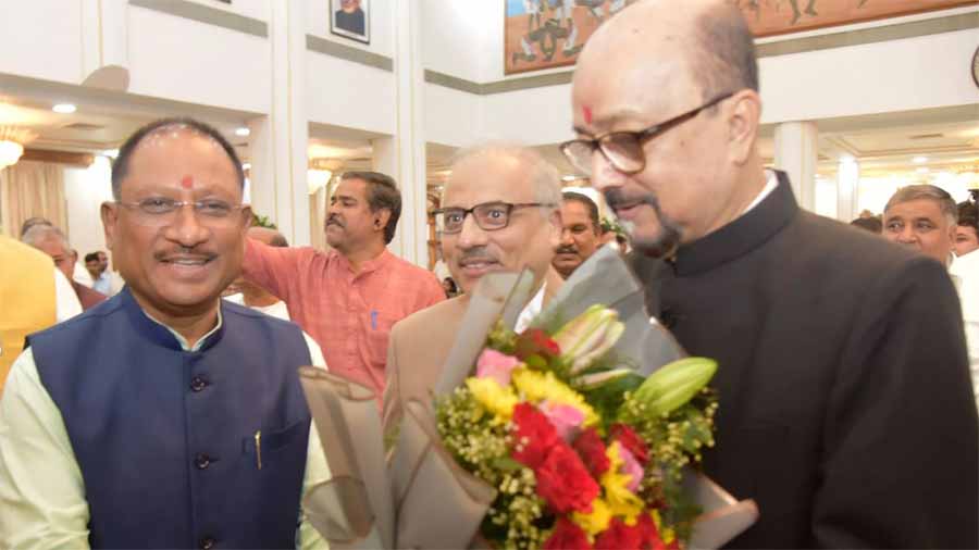 राज्यपाल रमेन डेका को मुख्यमंत्री साय ने दी जन्मदिन पर बधाई, सुखमय जीवन की कामना की राज्यपाल रमेन डेका को मुख्यमंत्री साय ने दी जन्मदिन पर बधाई, सुखमय जीवन की कामना की