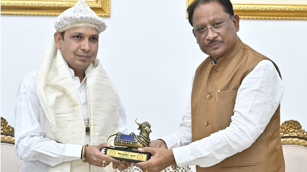 रायपुर : मुख्यमंत्री श्री विष्णु देव साय से पूज्य संत श्री लालदास साहेब ने की सौजन्य भेंट रायपुर : मुख्यमंत्री श्री विष्णु देव साय से पूज्य संत श्री लालदास साहेब ने की सौजन्य भेंट