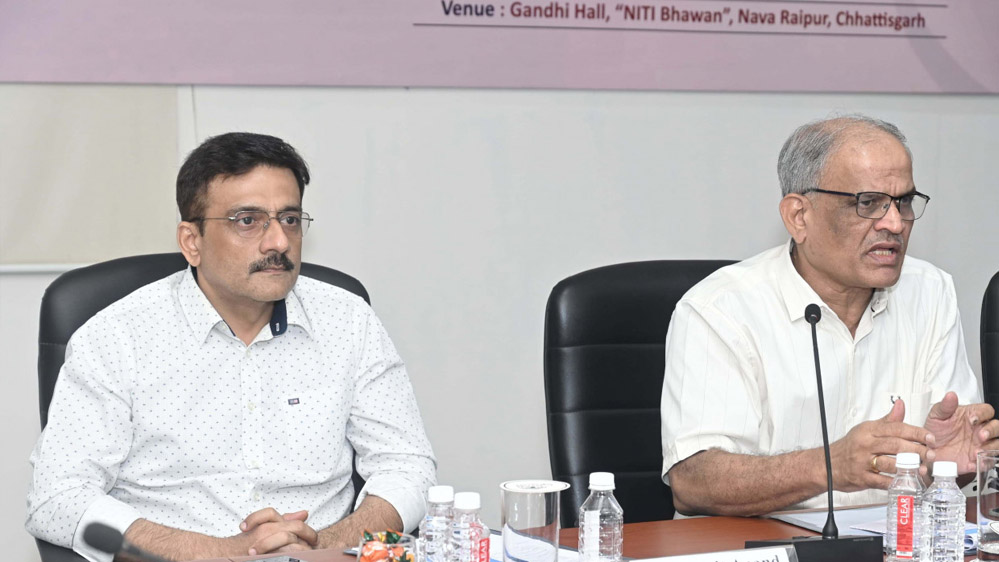 रायपुर : राज्य नीति आयोग, छत्तीसगढ़ द्वारा मानिटरिंग एवं इवैल्यूएशन पर दो दिवसीय कार्यशाला का सफल समापन रायपुर : राज्य नीति आयोग, छत्तीसगढ़ द्वारा मानिटरिंग एवं इवैल्यूएशन पर दो दिवसीय कार्यशाला का सफल समापन