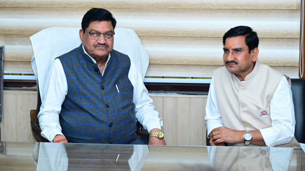 खाद्य मंत्री दयाल दास बघेल की केन्द्रीय राज्य मंत्री तोखन साहू से मुलाकात खाद्य, नागरिक आपूर्ति एवं उपभोक्ता संरक्षण मंत्री दयाल दास बघेल