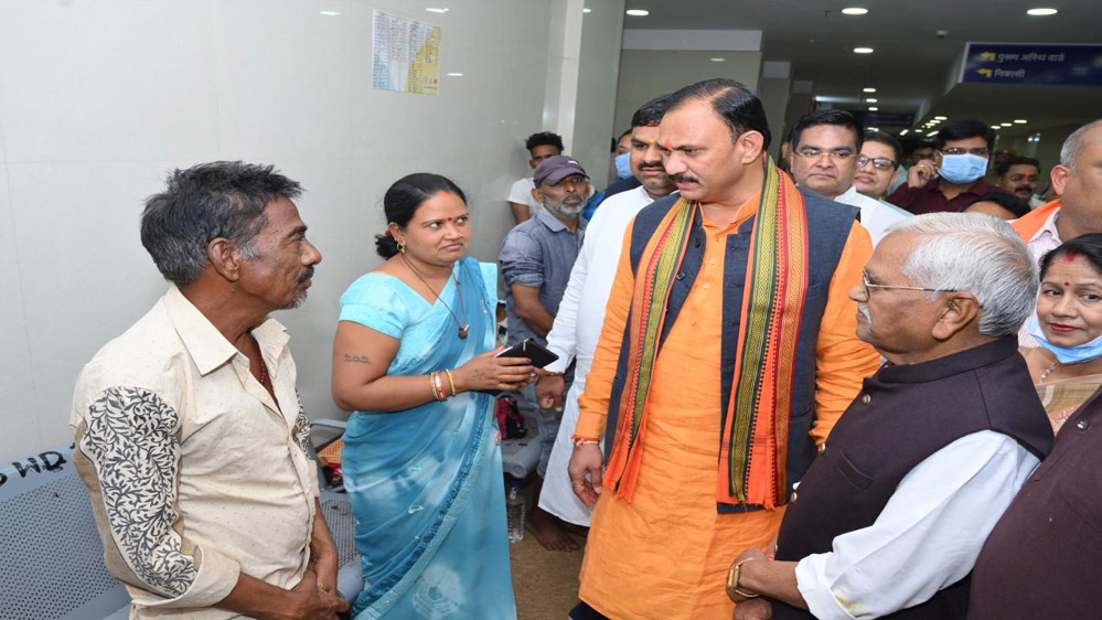 स्वास्थ्य एवं परिवार कल्याण मंत्री जायसवाल ने जिला अस्पताल दुर्ग का निरीक्षण कर स्वास्थ्य सुविधाओं का किया मूल्यांकन