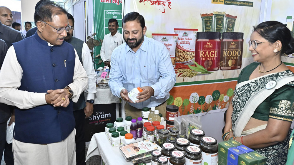 रायपुर : वन आधारित आजीविका को मजबूत कर जनजातीय समाज की आय बढ़ाने के लिए प्रयासरत है हमारी सरकार : मुख्यमंत्री विष्णु देव साय