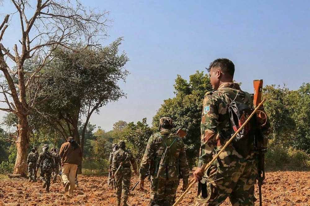 छत्तीसगढ़ : दंतेवाड़ा सुरक्षाबलों का फिर बड़ा ऑपरेशन, एनकाउंटर में 16 नक्सली ढेर, कोर इलाके में घुसे DRG-CRPF के जवान