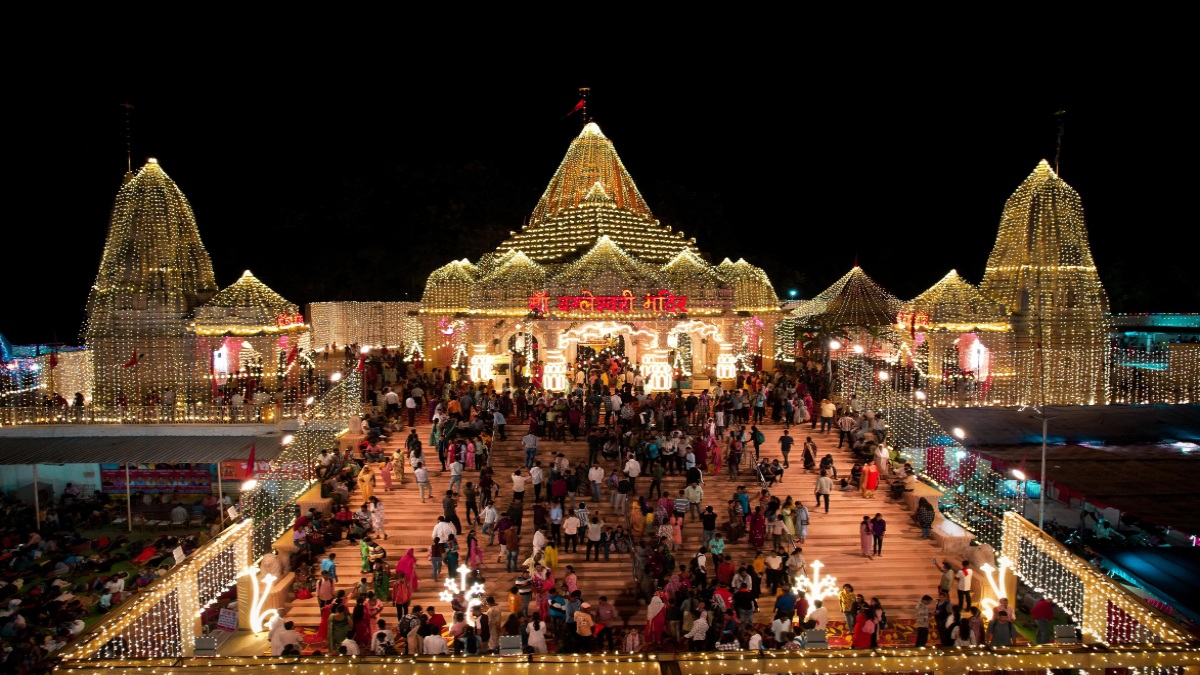 Chaitra Navratri 2025: चैत्र नवरात्रि के पहले दिन भक्तिमय हुआ छत्तीसगढ़, मां के दर्शन करने मंदिरों में श्रद्धालुओं की उमड़ी भीड़…