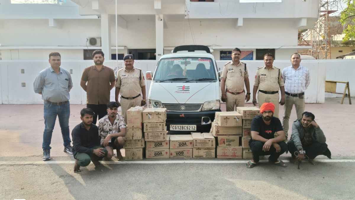 CG CRIME : अवैध शराब तस्करी और अन्य गैरकानूनी गतिविधियों के खिलाफ लगातार सख्त कार्रवाई: पुलिस ने ढाबा संचालक समेत 4 आरोपी को किया गिरफ्तार…
