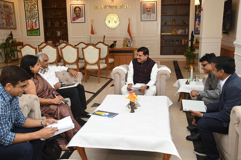 MP News: मुख्यमंत्री डॉ. मोहन यादव से विश्व विख्यात बिजनेस कंसलटेंट डॉ. रामचरण ने सौजन्य भेंट की…