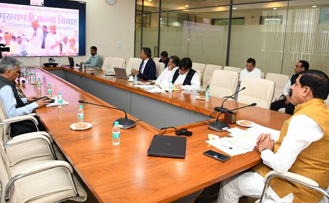 सामूहिक विवाह कार्यक्रम सामाजिक समरसता और मितव्यता का देते हैं संदेश : मुख्यमंत्री डॉ. यादव