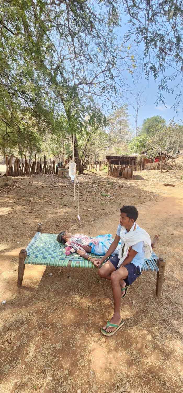 धनीकोर्ता गांव में अज्ञात बीमारी से पिछले एक-दो माह में आठ ग्रामीणों की मौत धनीकोर्ता गांव में अज्ञात बीमारी से पिछले एक-दो माह में आठ ग्रामीणों की मौत