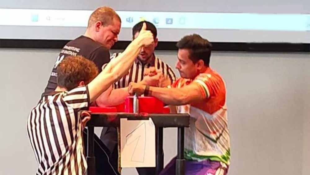 छत्तीसगढ़ के आर्म रेसलर श्रीमंत झा ने स्विट्जरलैंड में लहराया तिरंगा