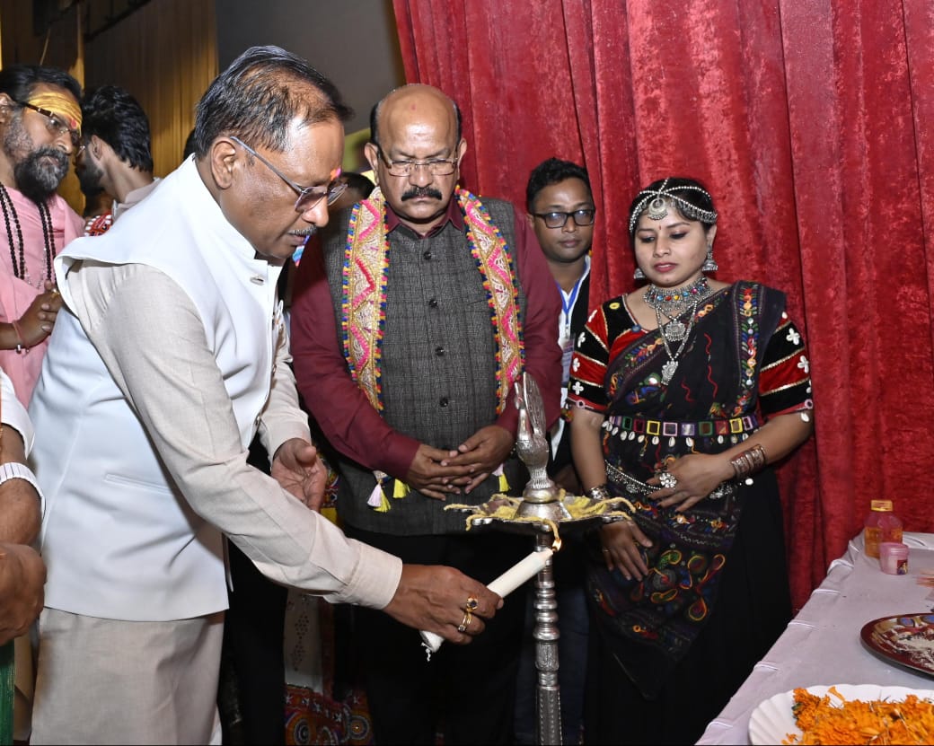 CG News: मुख्यमंत्री साय विश्व बंजारा दिवस पर विशाल बंजारा महाकुंभ कार्यक्रम में हुए शामिल, कहा- बंजारा समाज का रहा है समृद्धशाली इतिहास… CG News: मुख्यमंत्री साय विश्व बंजारा दिवस पर विशाल बंजारा महाकुंभ कार्यक्रम में हुए शामिल, कहा- बंजारा समाज का रहा है समृद्धशाली इतिहास…