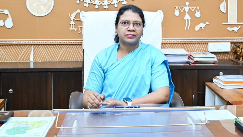 जनदर्शन में प्राप्त आवेदनों का त्वरित निराकरण करने कलेक्टर ने दिए निर्देश