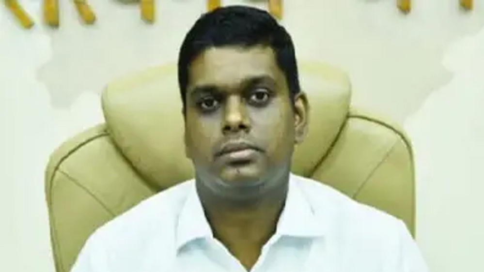 जगदलपुर : सरलीकृत प्रक्रिया के अनुसार जाति प्रमाण पत्र प्रदाय करने हेतु करें कार्यवाही- कलेक्टर हरिस एस