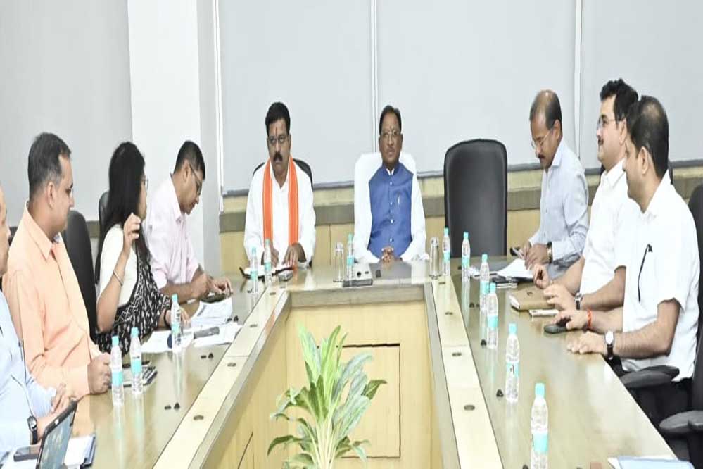 रायपुर : मुख्यमंत्री विष्णुदेव साय ने पंचायत एवं ग्रामीण विकास विभाग के कार्यों की गहन समीक्षा की रायपुर : मुख्यमंत्री विष्णुदेव साय ने पंचायत एवं ग्रामीण विकास विभाग के कार्यों की गहन समीक्षा की