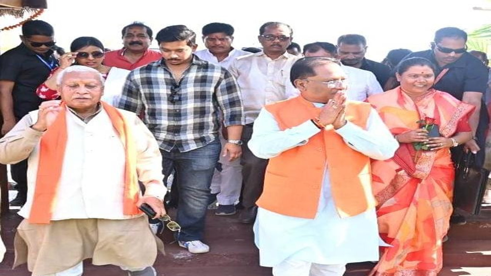 मुख्यमंत्री विष्णुदेव साय ने बगिया में पर्यावरण वाटिका का किया लोकार्पण