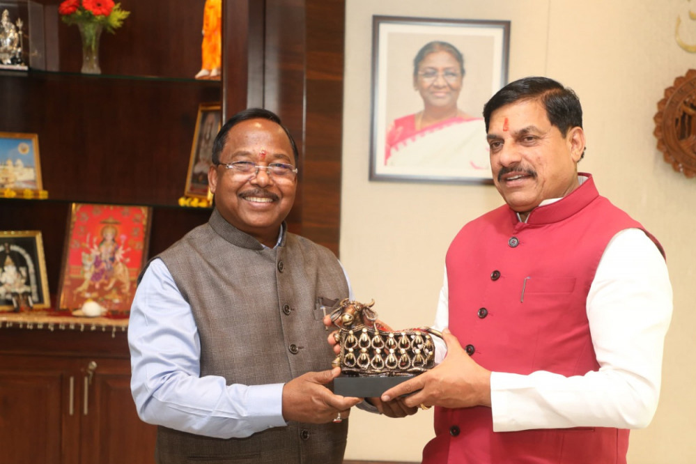 रायपुर : आदिम जाति विकास मंत्री श्री रामविचार नेताम ने मध्यप्रदेश के मुख्यमंत्री डॉ. मोहन यादव से की मुलाकात