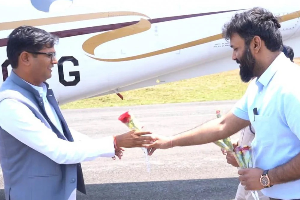 रायपुर : वित्त मंत्री और जिले के प्रभारी मंत्री ओपी चौधरी का आगडीह हवाई पट्टी में किया गया आत्मीय स्वागत