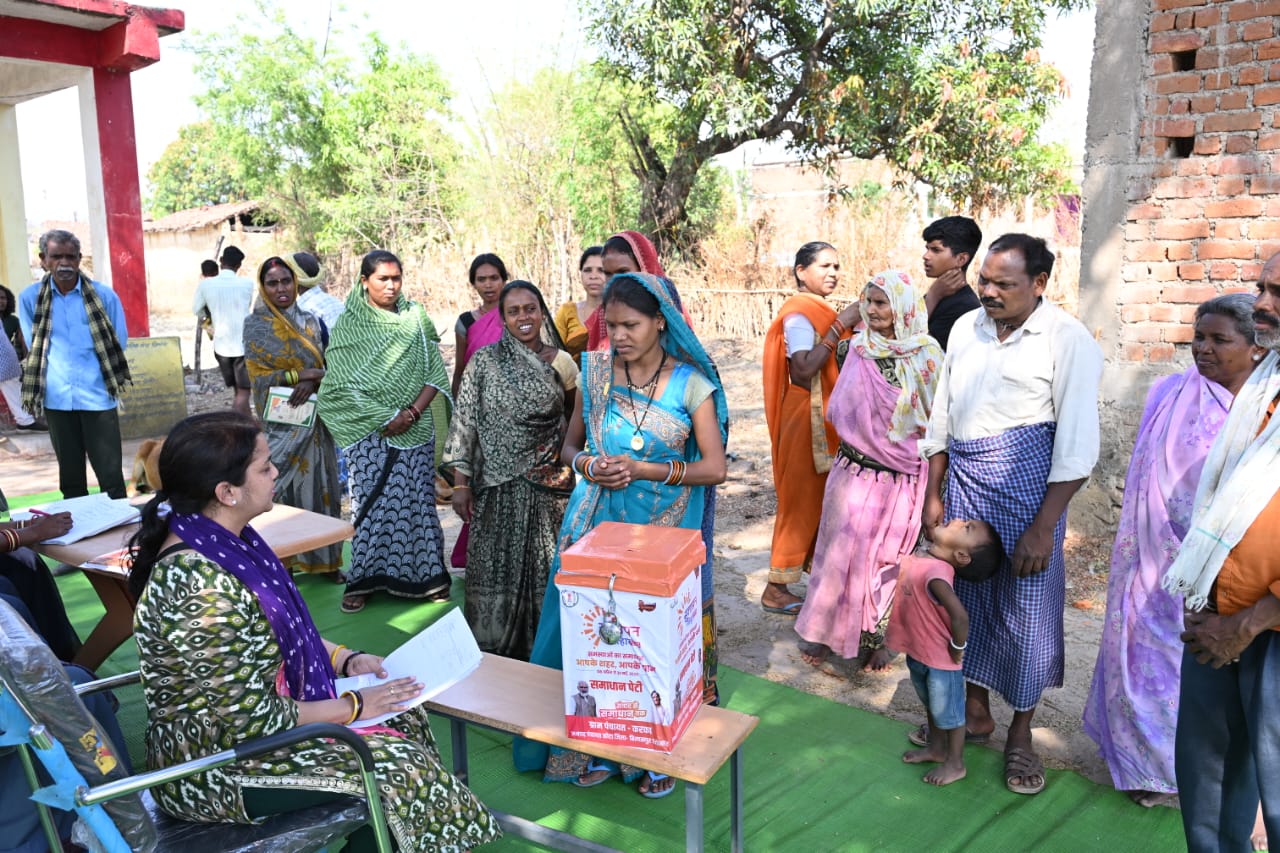 CG News- प्रदेश-व्यापी सुशासन तिहार: गांव-गांव, शहर-शहर में लगी समाधान पेटियां, तीन दिनों में मिले तीन लाख से अधिक आवेदन…