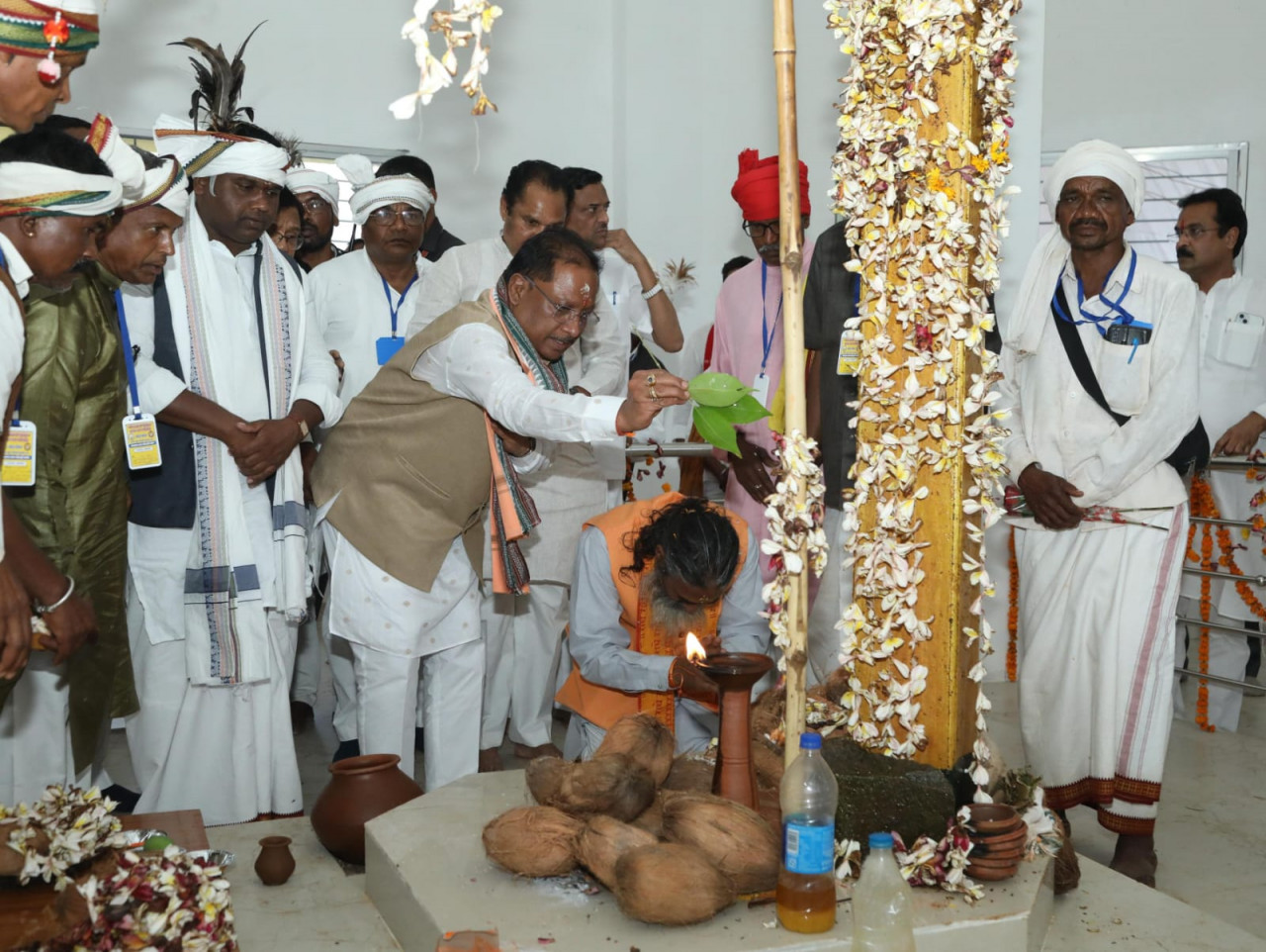 CG News- मुख्यमंत्री विष्णुदेव साय कांकेर जिले के मरका पंडुम में हुए शामिल: गोंडवाना सामाजिक भवन के जीर्णाेद्धार, बाउंड्री वॉल के लिए 80.48 लाख रूपए की घोषणा की… CG News- मुख्यमंत्री विष्णुदेव साय कांकेर जिले के मरका पंडुम में हुए शामिल: गोंडवाना सामाजिक भवन के जीर्णाेद्धार, बाउंड्री वॉल के लिए 80.48 लाख रूपए की घोषणा की…