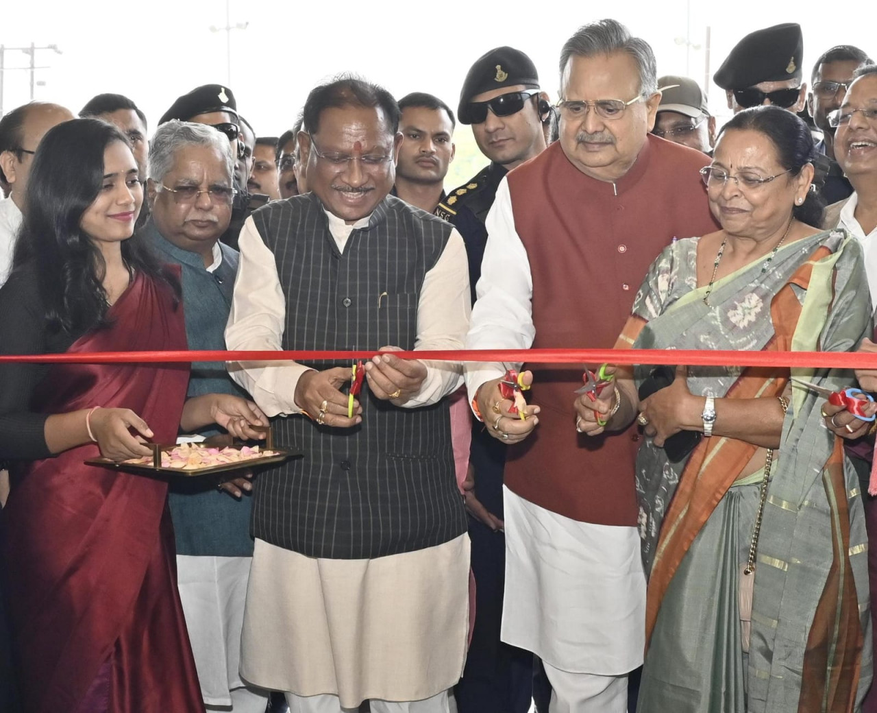 CG News- सीएम विष्णुदेव साय ने किया जोरा मॉल का भव्य शुभारंभ: एक ही छत के नीचे मिलेगी खरीदारी और मनोरंजन की सुविधा…