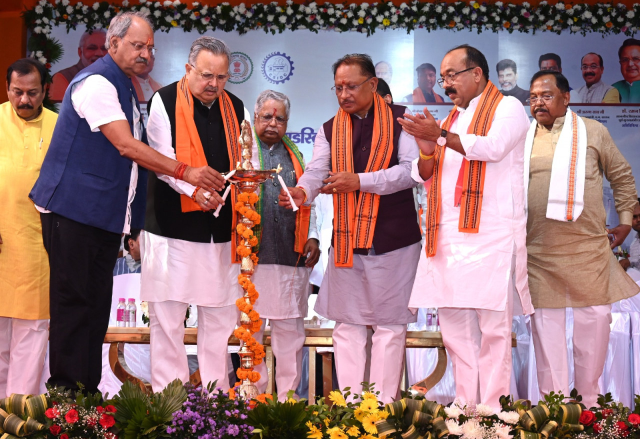 CG News- मुख्यमंत्री विष्णु देव साय ने की घोषणा: छत्तीसगढ़ में 4 नए स्मार्ट औद्योगिक पार्क होंगे स्थापित… CG News- मुख्यमंत्री विष्णु देव साय ने की घोषणा: छत्तीसगढ़ में 4 नए स्मार्ट औद्योगिक पार्क होंगे स्थापित…